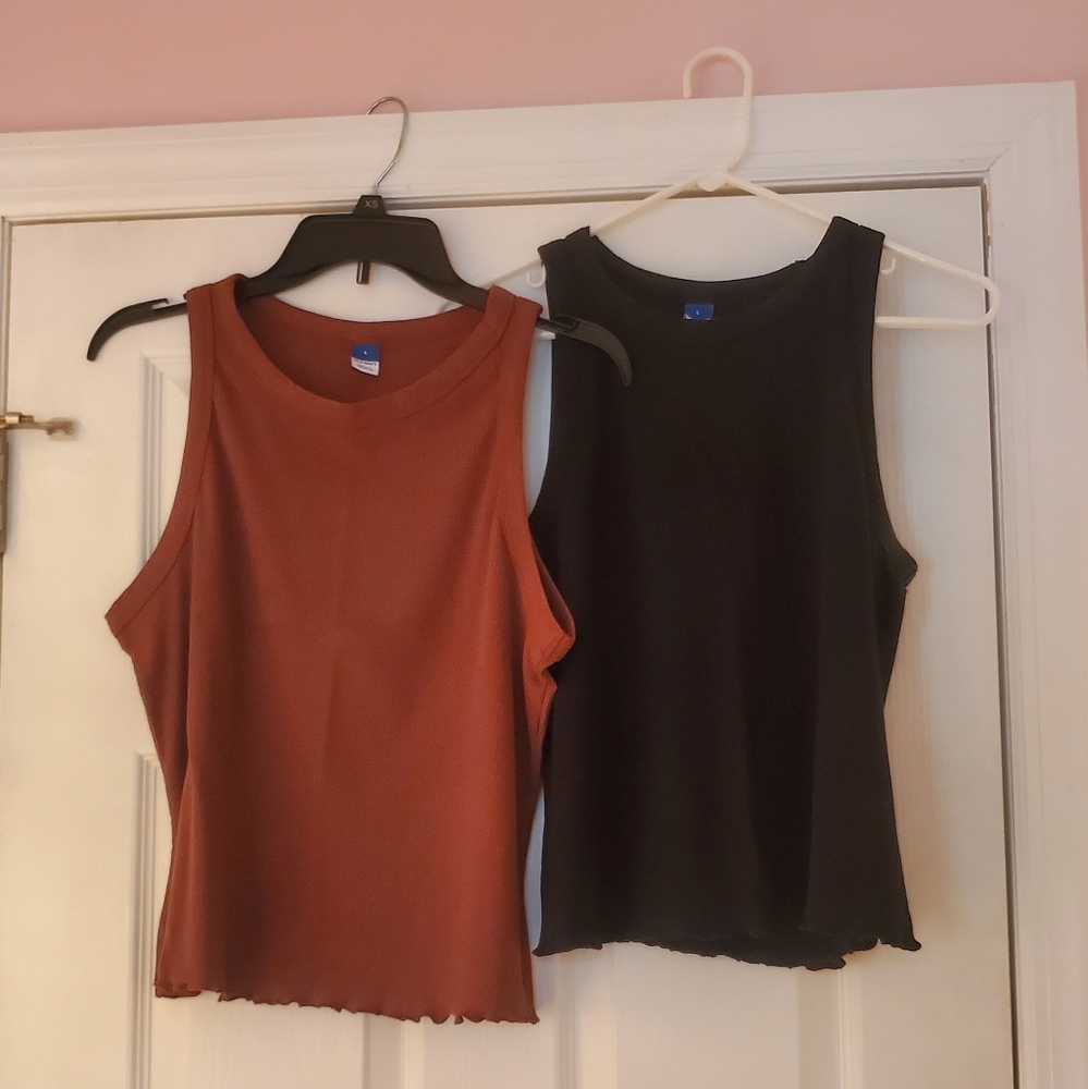 Black and Brown Sleeveless Tops (Set)